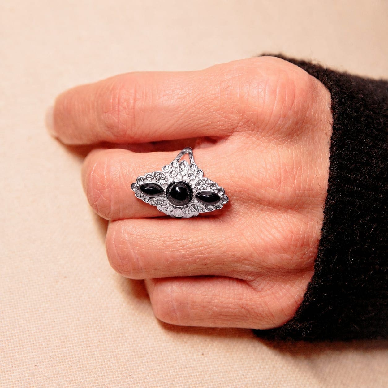 BAGUE NYLA BLACK SILVER